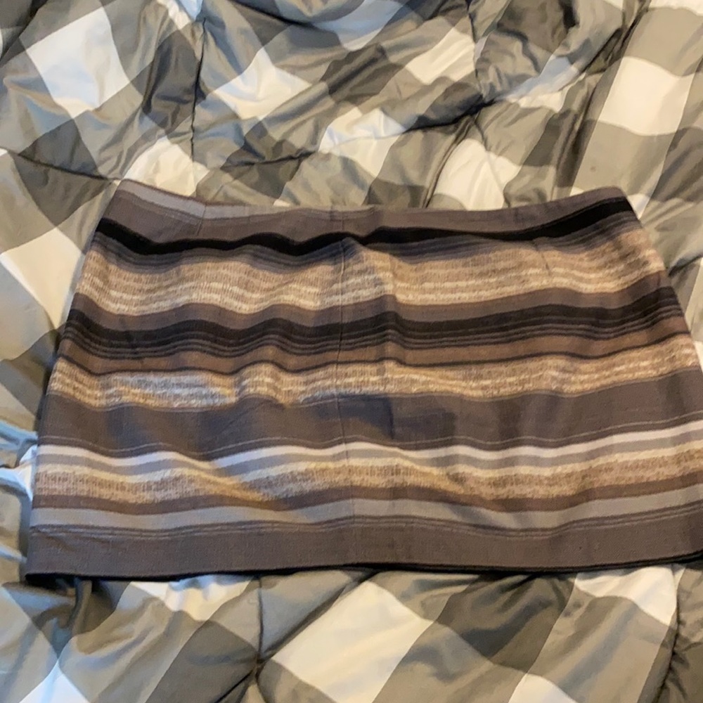 OldNavy mid thigh skirt with zipper in back.